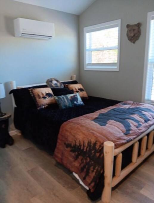 Holiday home The Bears Den At The *